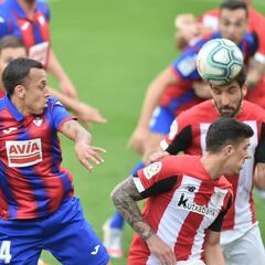 Ronaldo busca a un chileno