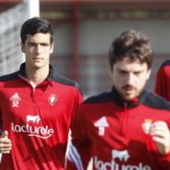 Escassi y Mikel Merino, dos partidos de suspensión