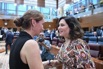 Mónica García e Isabel Díaz Ayuso. Europa Press