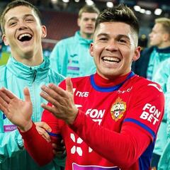 Víctor Méndez brilló en el clásico, recibió elogios y le mete presión a Berizzo