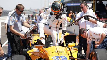 Buen debut de Alonso: 19º con todos los pilotos en pista