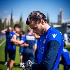 Joan Femenías gusta, “pero no está cerca” de ser albinegro