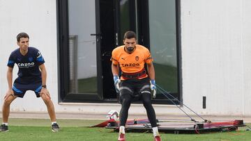 26/10/22  VALENCIA CF  ENTRENAMIENTO
SORLI
MAMARDASHVILI
