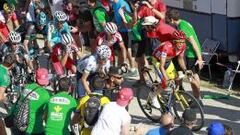 ESTRENO. Por primera vez en la Vuelta se subi&oacute; la pista de cemento de San Miguel de Aralar: Contador encabeza el grupo con Valverde, Purito, Aru, Ur&aacute;n, Froome, Navarro...
 
 