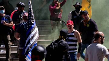 Un tiroteo entre manifestantes del &#039;Black Lives Matter&#039; y el grupo &#039;Patriot Prayer&#039; se suscit&oacute; en Portland. Te contamos de este grupo vinculado a Donald Trump.