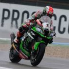 Rea vence en Assen delante de Davies y Sykes se va al suelo