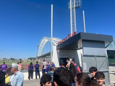 La afición blanquivioleta tomó Lezama