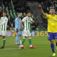 Betis 3-5 Cádiz: resumen, resultado y goles del partido