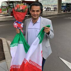 Hincha iraní recibe con cariño a Carlos Queiroz en Bogotá