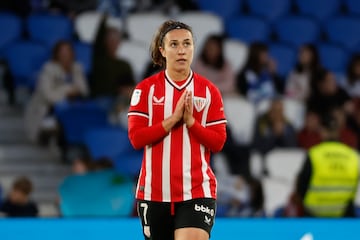 SAN SEBASTIÁN, 23/03/2024.- La delantera del Athletic Club Nahikari García celebra su gol ante la Real Sociedad durante el partido de Liga femenina que disputan este sábado en el estadio Rale Arena de San Sebastián . EFE/Juan Herrero
