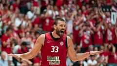 Girona, 19/06/2022. El pivot del Girona, Marc Gasol, durante la Final Playoff LEB Oro que disputan hoy domingo frente a Movistar Estudiantes en pabellón Girona Fontajau. EFE / David Borrat.
