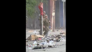 Meiggs se transforma en una zona de guerra: violento enfrentamiento entre Carabineros y vendedores ambulantes