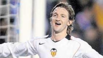 <b>PUNTAL ATACANTE. </b>Mista llega para reforzar al equipo en ataque. Deberá ayudar con goles y plantear competencia a Kezman, Agüero y Torres.