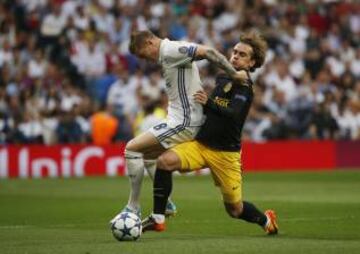 Toni Kroos y Antoine Griezmann.