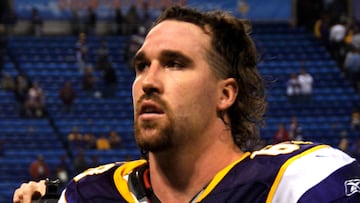 For the final time this season, Peyton and Eli Manning will cast their expert eye over ‘Monday Night Football’ as the Rams host the Vikings.