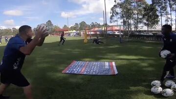 Didier Muñoz entrenando a los porteros del DIM