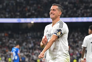 Lucas Vázquez celebra su gol.