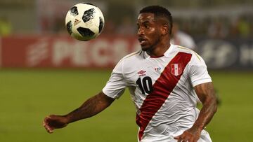 Gareca prueba con Farfán en el once titular