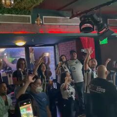 De la algarabía a los golpes; afición de Monterrey protagoniza bronca en bar en Abu Dabi