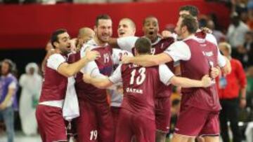 Los jugadores de Qatar celebran la victoria ante Polonia y el pase a la final de los Campeonatos del Mundo. 