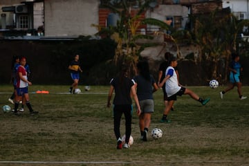 El Villas Unidas es un equipo femenino que milita en la tercera división argentina y representa a los barrios populares y lucha por la inclusión social.