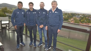 Nairo Quintana, Mikel Landa, Alejandro Valverde y Eusebio Unzu&eacute; posan en la concentraci&oacute;n del Movistar en el Castillo de Gorraiz.