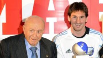 Messi, con Di St&eacute;fano y Maradona.