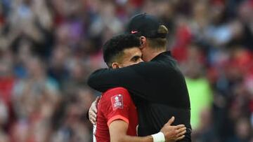 LONDON, ENGLAND - MAY 14: (THE SUN OUT, THE SUN ON SUNDAY OUT) Luis Diaz of Liverpool comes off during The FA Cup Final match between Chelsea and Liverpool at Wembley Stadium on May 14, 2022 in London, England. (Photo by Andrew Powell/Liverpool FC via Getty Images)