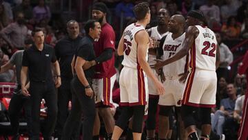 Una bronca tremenda entre Butler y Spoelstra, con Haslem protegiendo a su entrenador, dej&oacute; muy tocados a unos Heat que cayeron ante los Warriors.