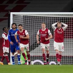 El Arsenal agita el mercado