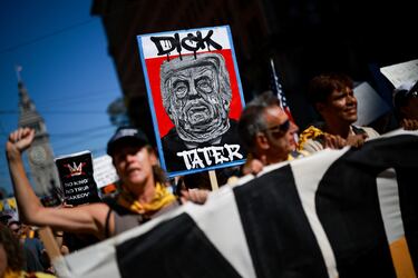 The best signs, banners and protest slogans at the No Kings rallies on Oct. 18