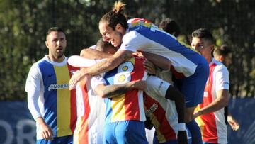 Los jugadores del Andorra celebran un gol en un partido del Grupo III de Segunda División B.