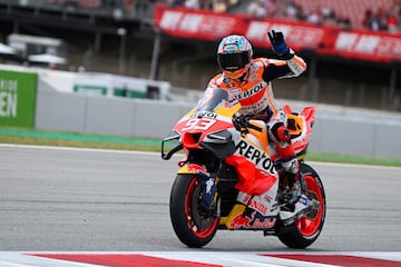 Honda Spanish rider Marc Marquez waves after the MotoGP qualifying session of the Moto Grand Prix de Catalunya at the Circuit de Catalunya on September 2, 2023 in Montmelo on the outskirts of Barcelona. (Photo by Josep LAGO / AFP)