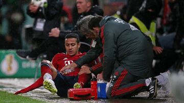 Thiago se lesiona en Copa y sale del campo en muletas