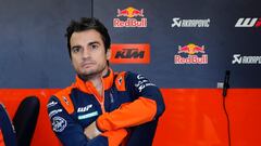 Dani Pedrosa en el box de KTM.