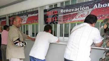 <b>TAQUILLAS ABIERTAS. </b>Los aficionados ya pueden renovar su abono para la próxima temporada.