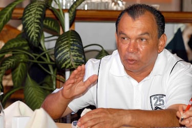 Bernal dirigió 7 veces al Deportes Tolima. La última de ellas, en 2012. A finales de 2006 fue subcampeón de Liga con el equipo de Ibagué, luego de perder la final con Cúcuta Deportivo.