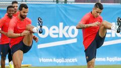 Tello y Montoya en el entrenamiento del Bar&ccedil;a.