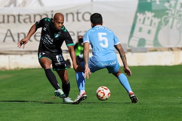 Biabiany encara a Javi Jiménz.