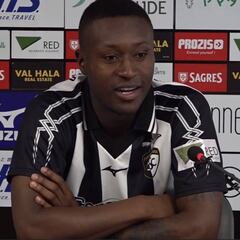 Marlos Moreno es presentado por el Portimonense