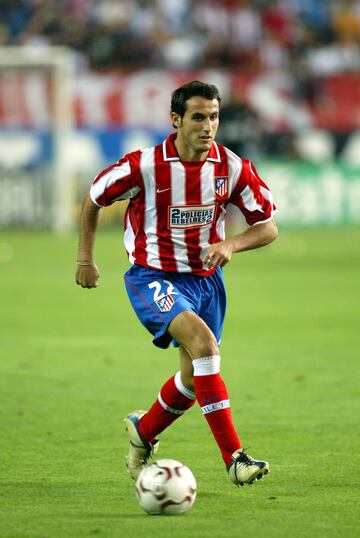 Visti¨® la camiseta del Atleti la temporada 2003-04. Jug¨® con el Osasuna dos temporadas desde 2004 hasta 2006.
