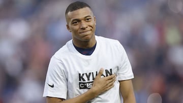 Soccer Football - Ligue 1 - Paris St Germain v Metz - Parc des Princes, Paris, France - May 21, 2022 Paris St Germain's Kylian Mbappe after signing a new contract REUTERS/Christian Hartmann
PUBLICADA 22/05/22 NA MA02 1COL