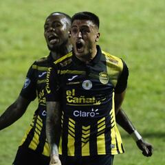 Potro Gutiérrez, líder en la Liga de Honduras con Real España