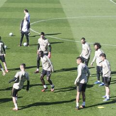 Trabajo en grupos de seis,
y sin ducha, agua ni coche