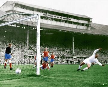 3-7 Eintracht Francfort-Real Madrid. Gol 1-1 Gol de Alfredo Di Stéfano