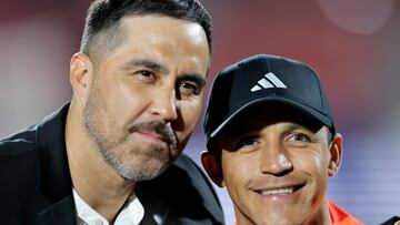 A Claudio Bravo le preguntan si Córdova debe seguir al mando de la Roja y su respuesta es tajante