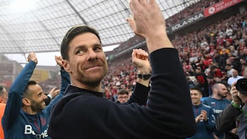 Leverkusen hizo el 5-0, los hinchas invadieron y Xabi Alonso reaccionó así: ¡locura total!