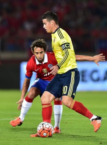 Chile y Colombia mostraron buen fútbol en el Nacional de Santiago