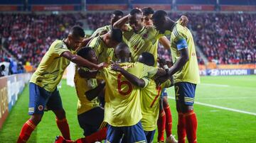 Iván Angulo y Luis Sandoval anotaron los goles que le dieron la victoria a los dirigidos por Arturo Reyes en su primer encuentro en el Mundial.