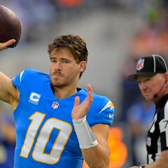 Will Justin Herbert play for the Chargers against the Broncos on Thursday Night Football? NFL injury update